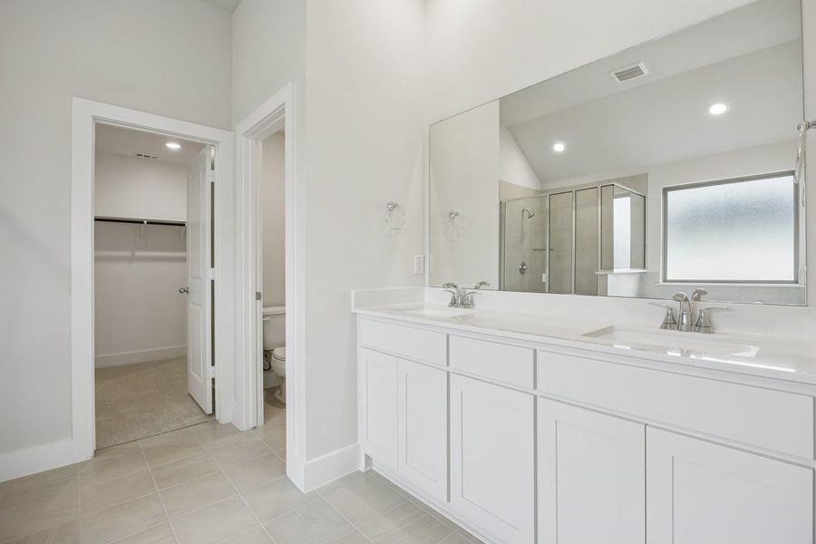 Representative furnished interior of a home built from the The Jason by Lillian Custom Homes in Hickory Hill, Sherman (Image 15).