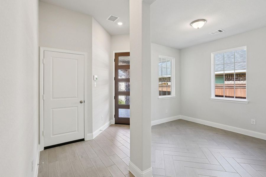 Spacious, unfurnished interior of a new home in Woodhavyn 40', Magnolia (Image 14).