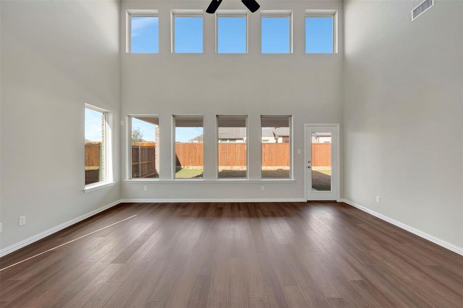 Spacious, unfurnished interior of a new home in Lily Creek at Sutton Fields, Aubrey (Image 39).