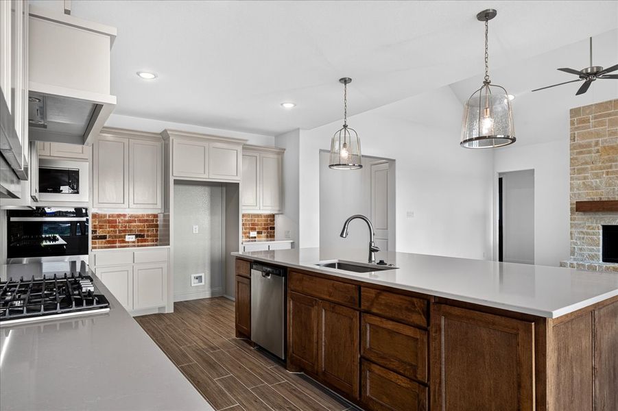 Doug Parr Homes |  Kitchen View with Upgraded Finishes