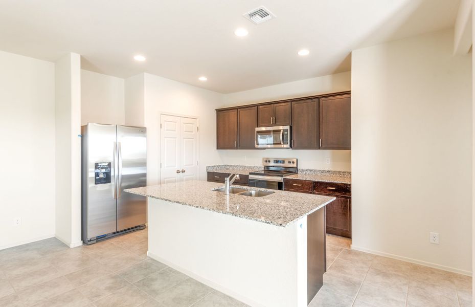 Furnished interior view inside a new home in Copper Falls, Buckeye (Image 11).
