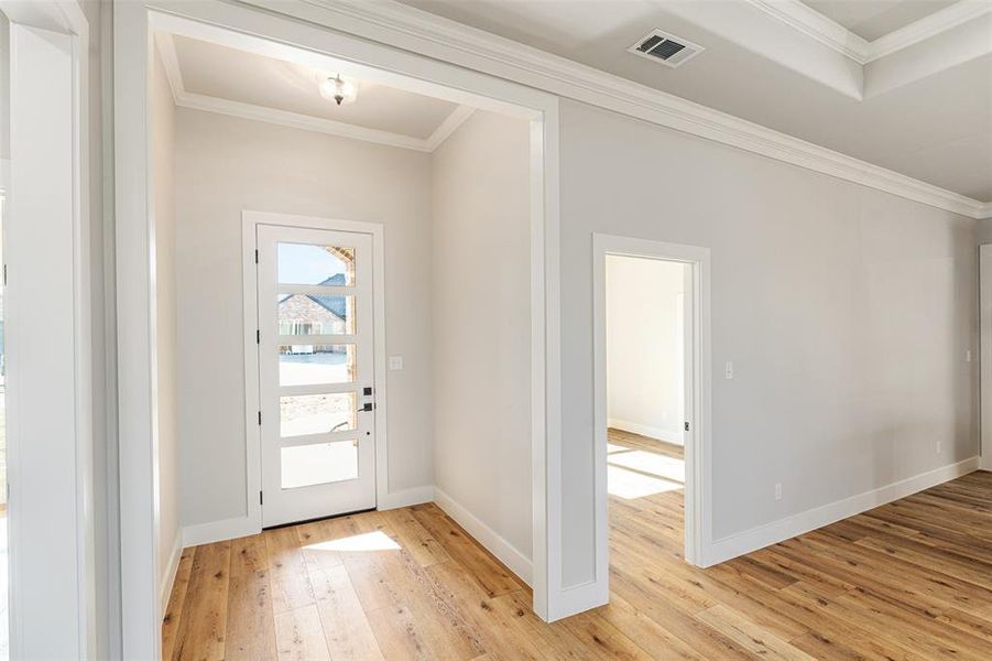 Spacious, unfurnished interior of a new home in , Mabank (Image 19).