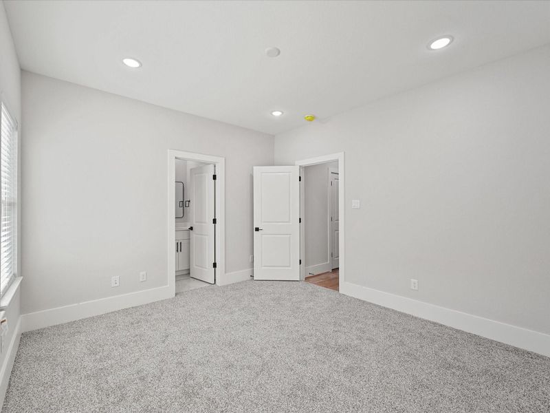 Spacious, unfurnished interior of a new home in Skyline Homes at Cavalcade, Houston (Image 20).