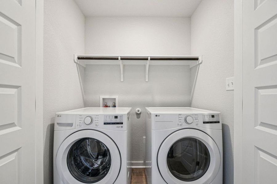 Close-up of interior finishes inside a home in Avery Centre, Round Rock (Image 21).