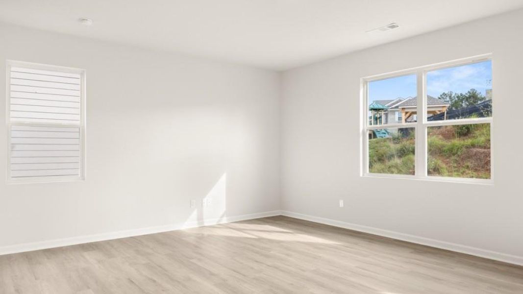 Spacious, unfurnished interior of a new home in Pointe Park, Union City (Image 15).