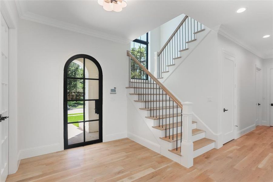 Furnished interior view inside a new home in , Richardson (Image 4).