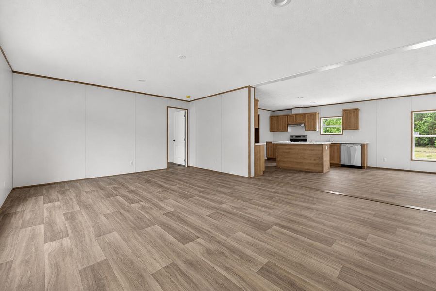 Spacious, unfurnished interior of a new home in , Walterboro (Image 18).