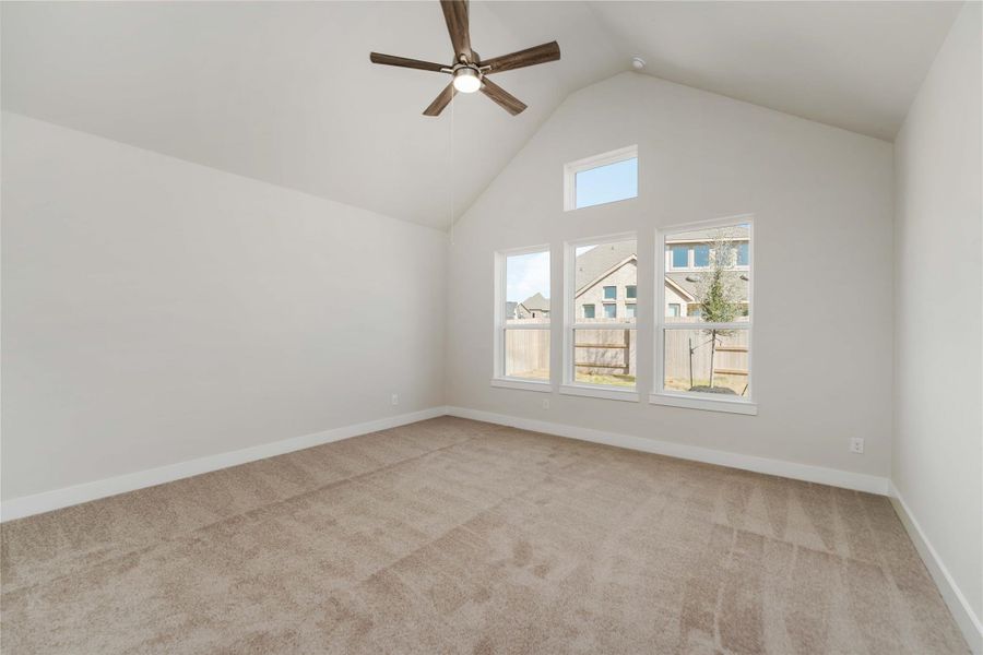 Spacious, unfurnished interior of a new home in Valencia, Manvel (Image 27).