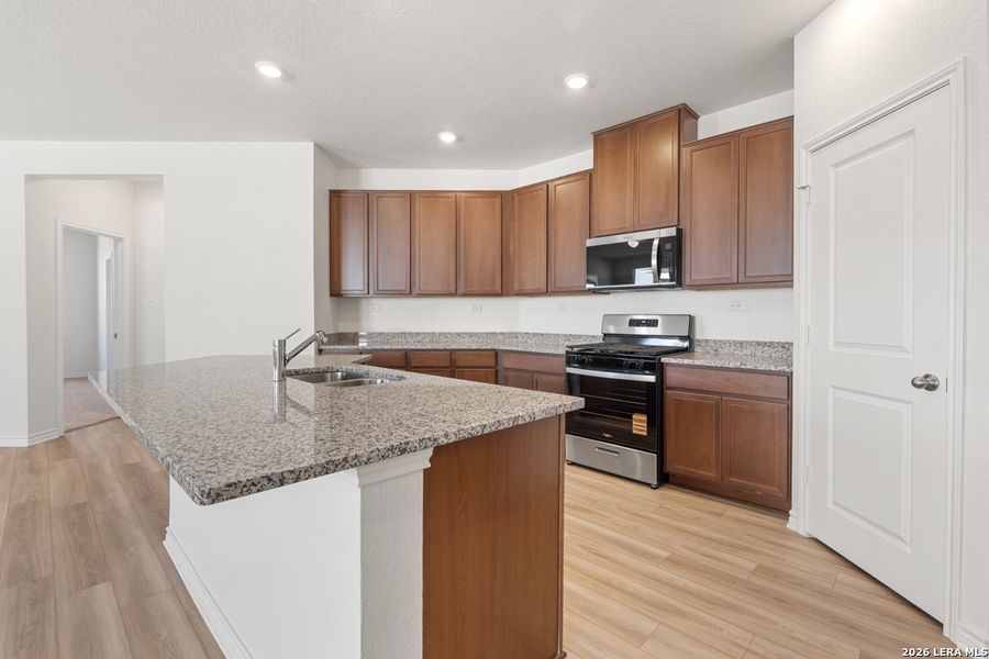 Furnished interior view inside a new home in Punta Verde, Converse (Image 7).