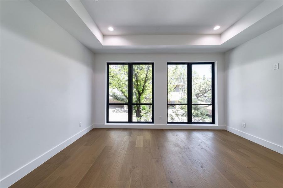 Spacious, unfurnished interior of a new home in , Dallas (Image 20).