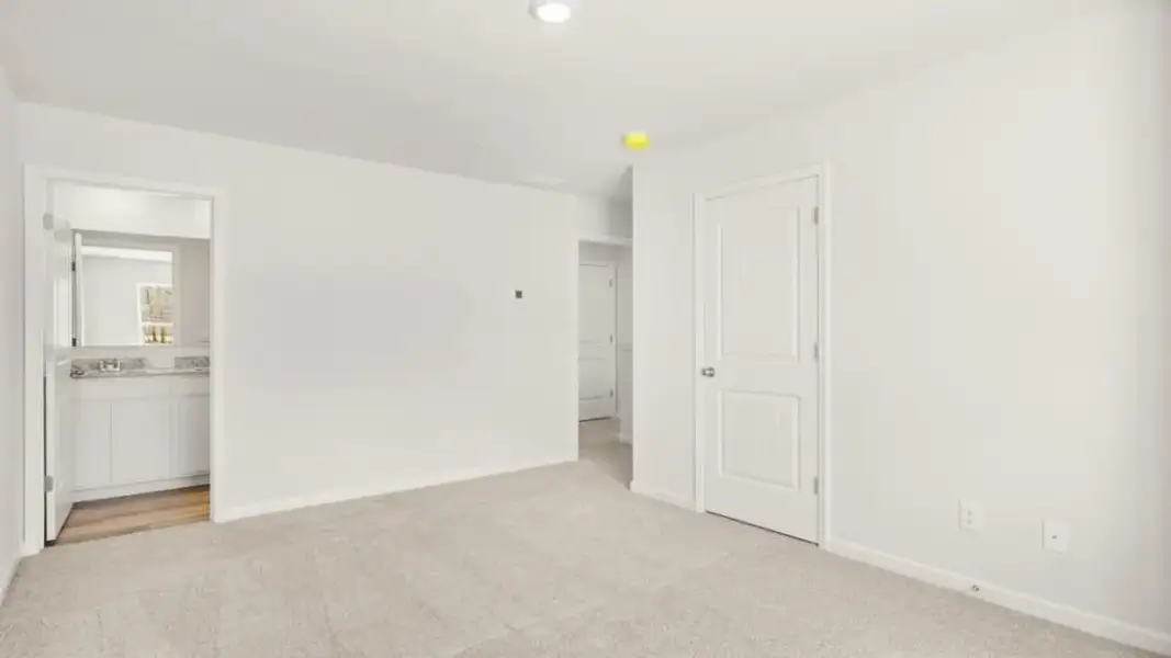 Spacious, unfurnished interior of a new home in Woodbury Park, South Fulton (Image 20).