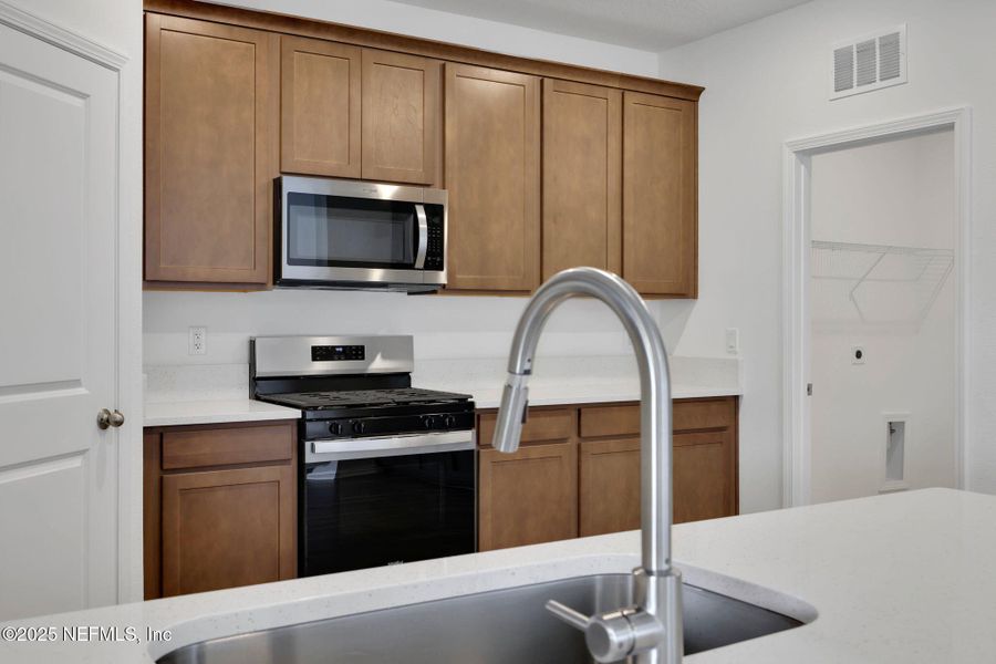 Furnished interior view inside a new home in Cedar Creek, Jacksonville (Image 4).
