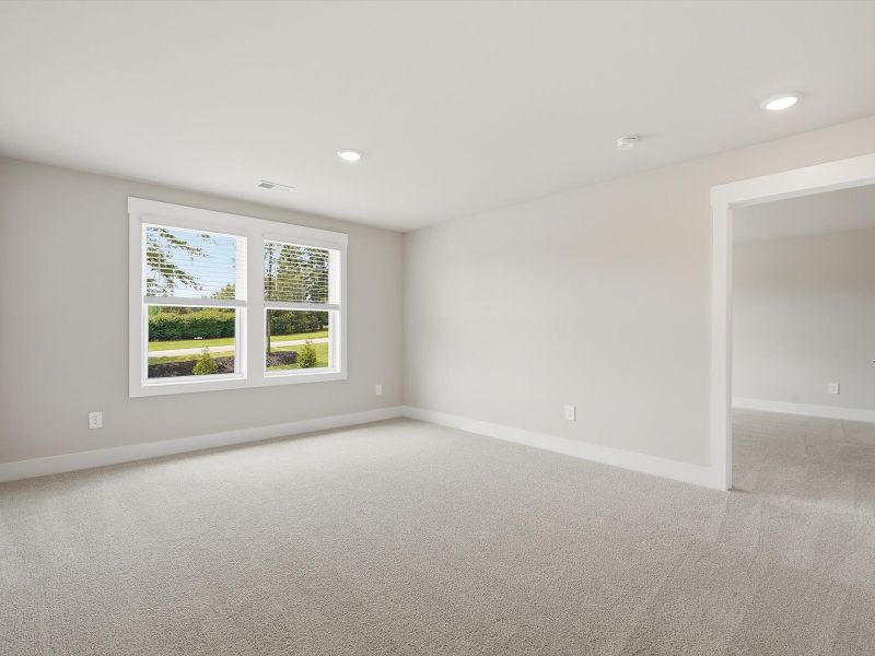 Spacious, unfurnished interior of a new home in Ashby Woods, Boiling Springs (Image 14).