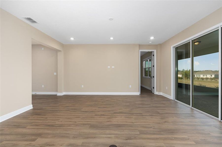 Spacious, unfurnished interior of a new home in , Ocala (Image 30).