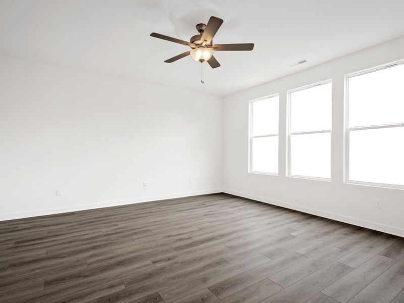 Spacious, unfurnished interior of a new home in Calista Farms, White House (Image 26).