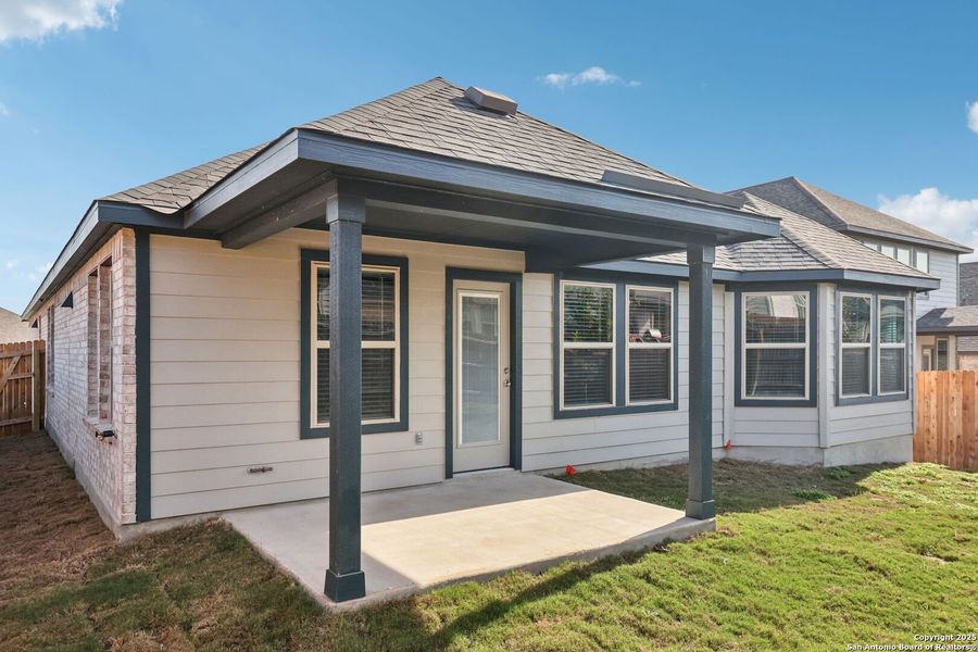 Exterior details and patio area of a home in Arcadia Ridge - Classic Series, San Antonio (Image 3).