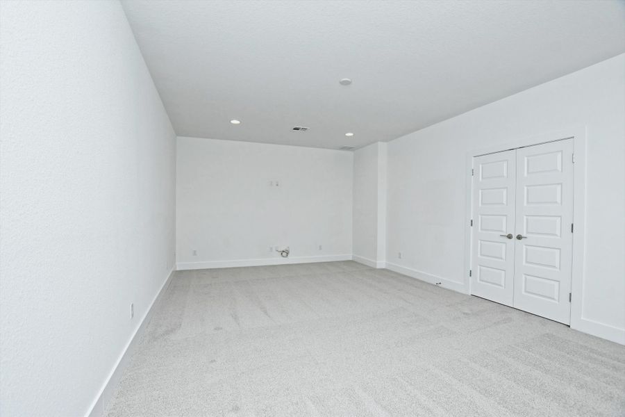 Representative unfurnished interior of a home built from the Madera II by Giddens Homes in Scofield Farms Estates, Georgetown (Image 443).