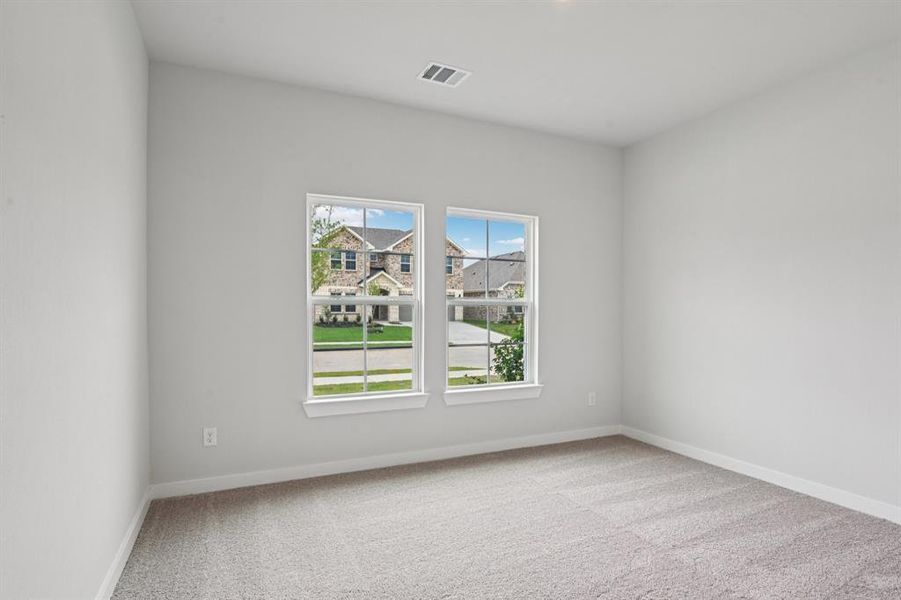 Spacious, unfurnished interior of a new home in Summerwood Estates, Red Oak (Image 24).