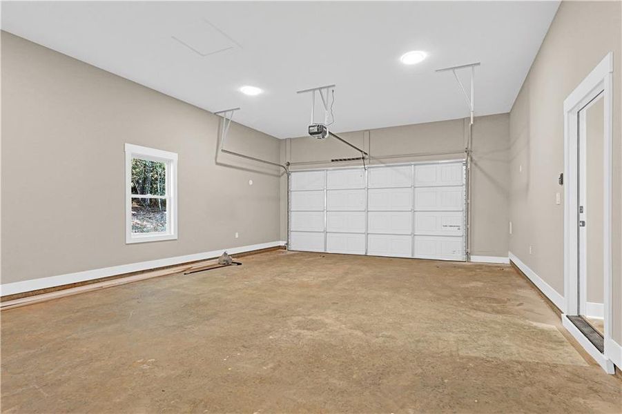 Spacious, unfurnished interior of a new home in , Barnesville (Image 12).