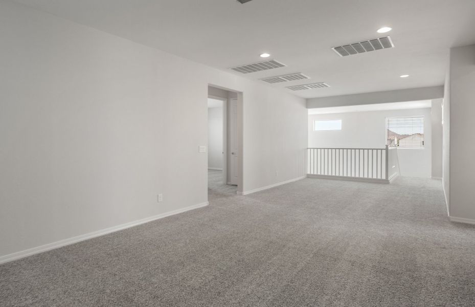 Spacious, unfurnished interior of a new home in Visara, Surprise (Image 25).