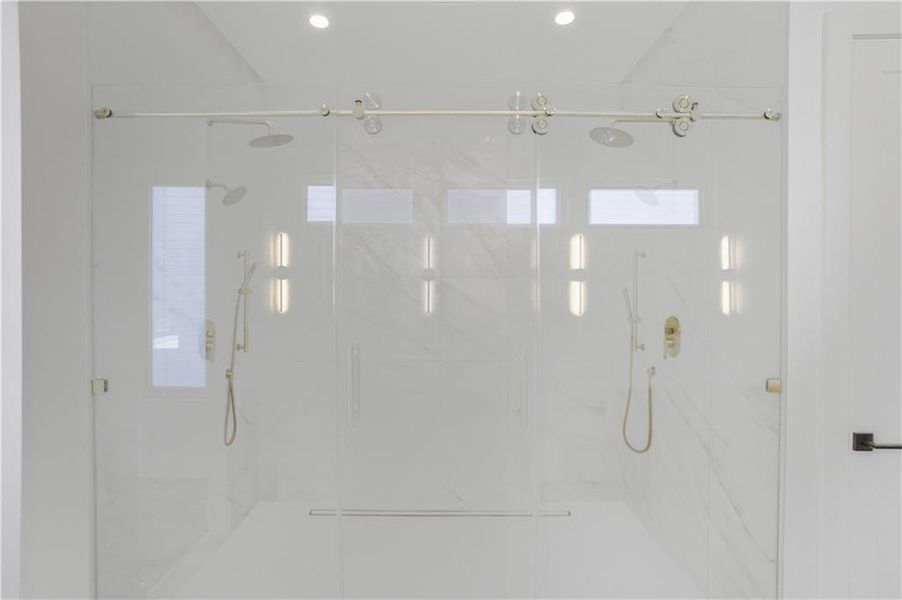 Spacious, unfurnished interior of a new home in , Duluth (Image 91).