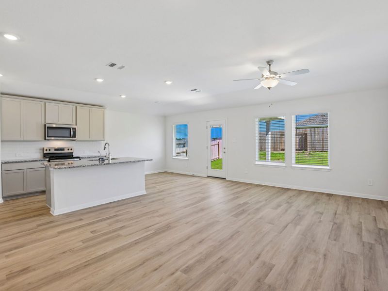 Spacious, unfurnished interior of a new home in Creekfall, Burnet (Image 8). Spacious, unfurnished interior of a new home in Creekfall, Burnet (Image 8).