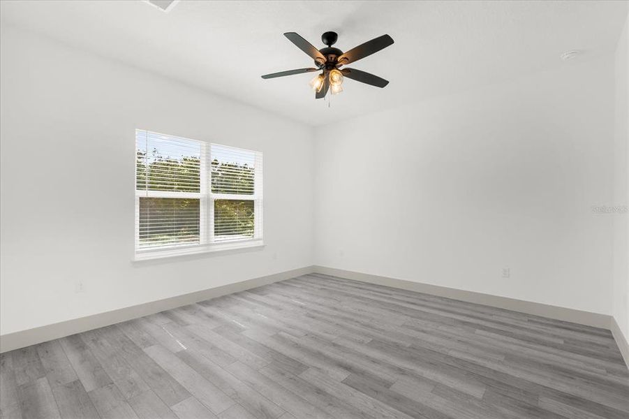 Spacious, unfurnished interior of a new home in , Ocala (Image 13).