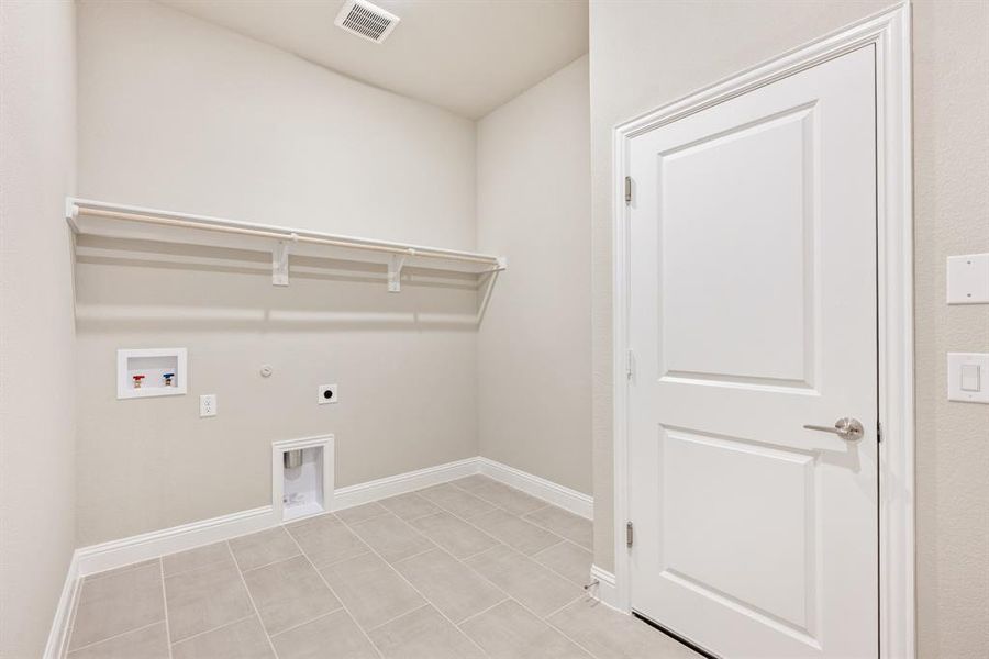 Spacious, unfurnished interior of a new home in Timberbrook, Justin (Image 19).
