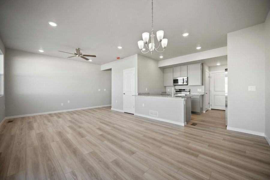 Representative unfurnished interior of a home built from the Cheyenne by View Homes in Aspen Meadows – Townhomes, Colorado Springs (Image 21). Representative unfurnished interior of a home built from the Cheyenne by View Homes in Aspen Meadows – Townhomes, Colorado Springs (Image 21).