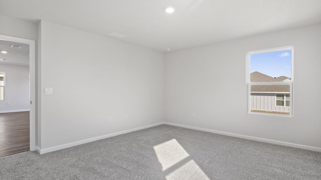 Representative unfurnished interior of a home built from the Walker by D.R. Horton in Ashton Park Phase III, Freeport (Image 21).