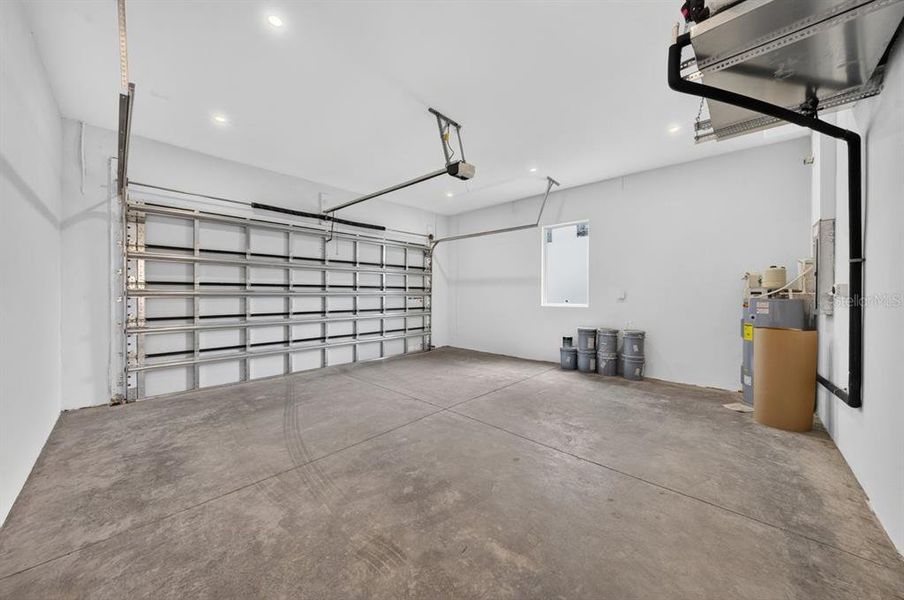 Spacious, unfurnished interior of a new home in , St. Petersburg (Image 16).
