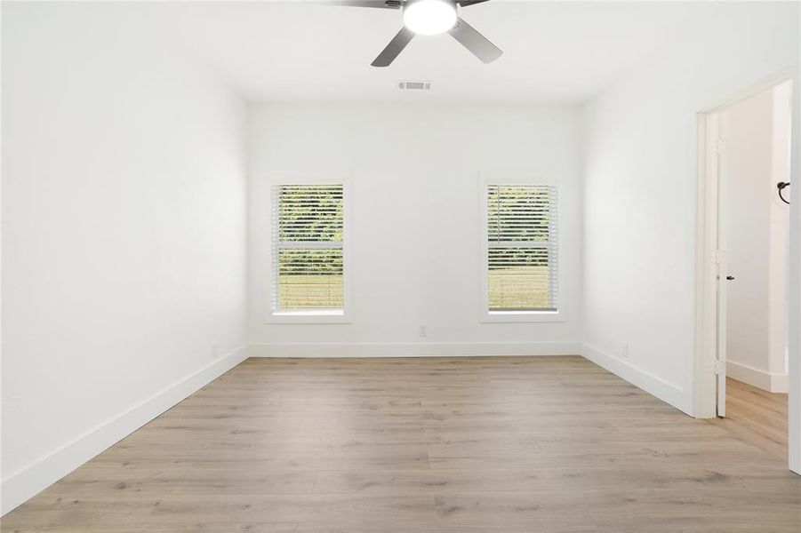 Spacious, unfurnished interior of a new home in , Van Alstyne (Image 16). Spacious, unfurnished interior of a new home in , Van Alstyne (Image 16).