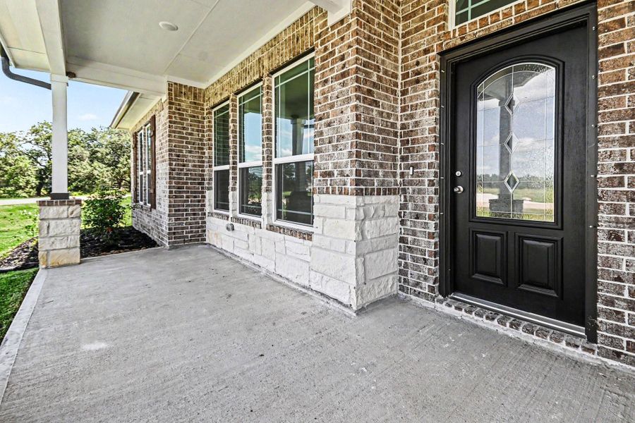 Exterior details and patio area of a home in , Bay City (Image 4).