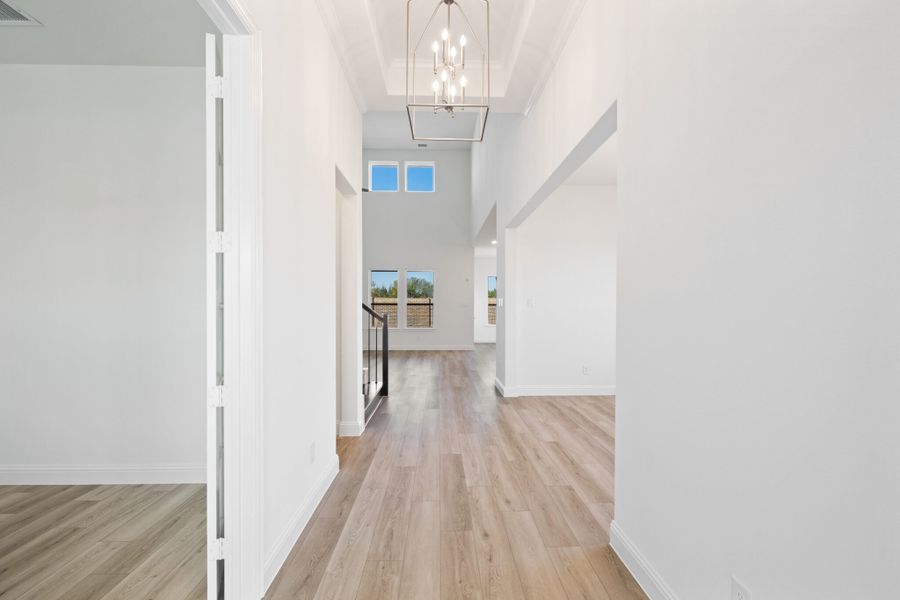 Spacious, unfurnished interior of a new home in Edgewater, Fate (Image 17).