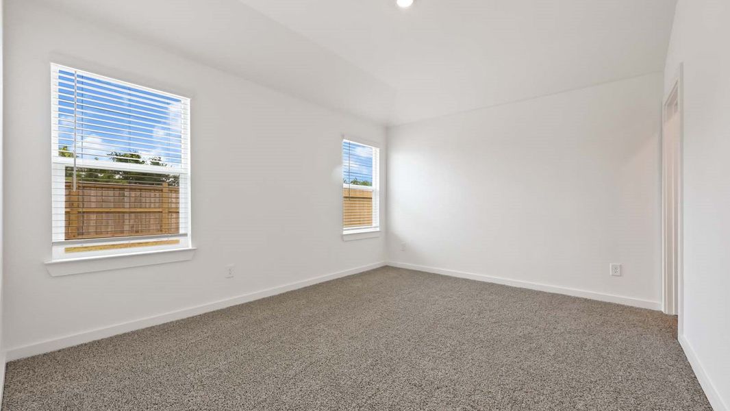 Spacious, unfurnished interior of a new home in Holly Ridge, Rosenberg (Image 24).