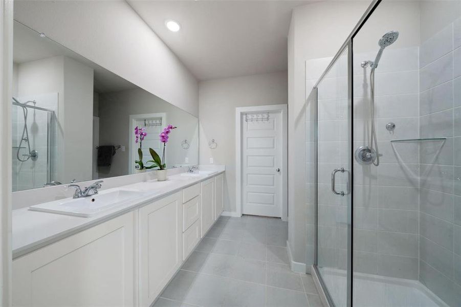 Furnished interior view inside a new home in Eastridge, McKinney (Image 15).