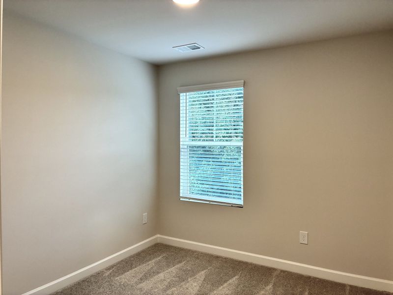 Spacious, unfurnished interior of a new home in Miller Park, Greenville (Image 13).