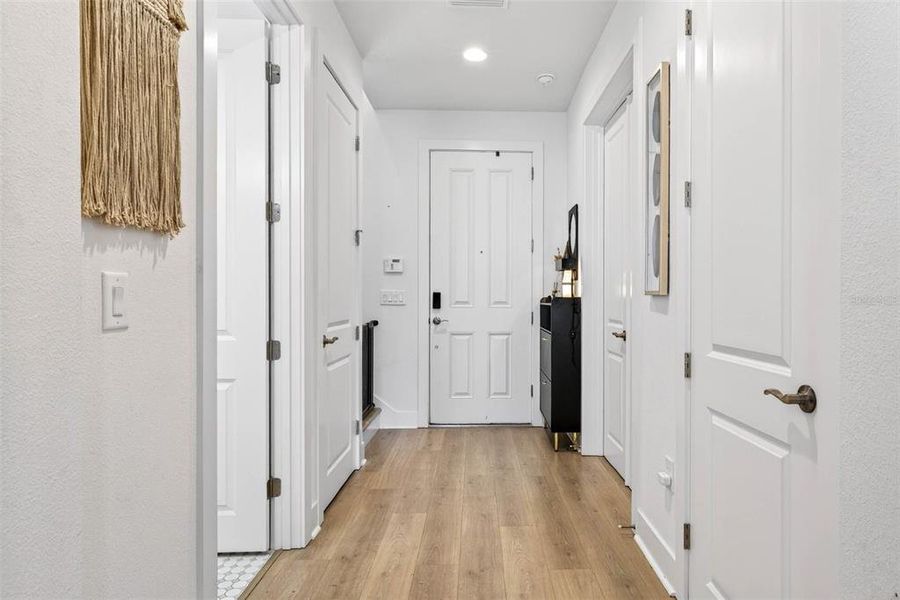 Spacious, unfurnished interior of a new home in Clearfield Crossings, Tampa (Image 26).