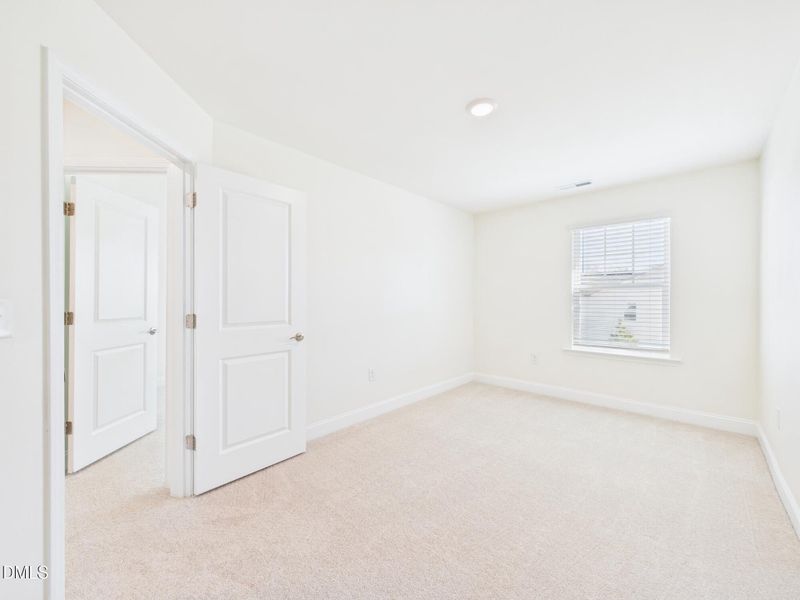 CAM01608G0-PR0114-STILL035