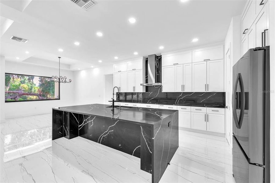 Furnished interior view inside a new home in , Thonotosassa (Image 15).