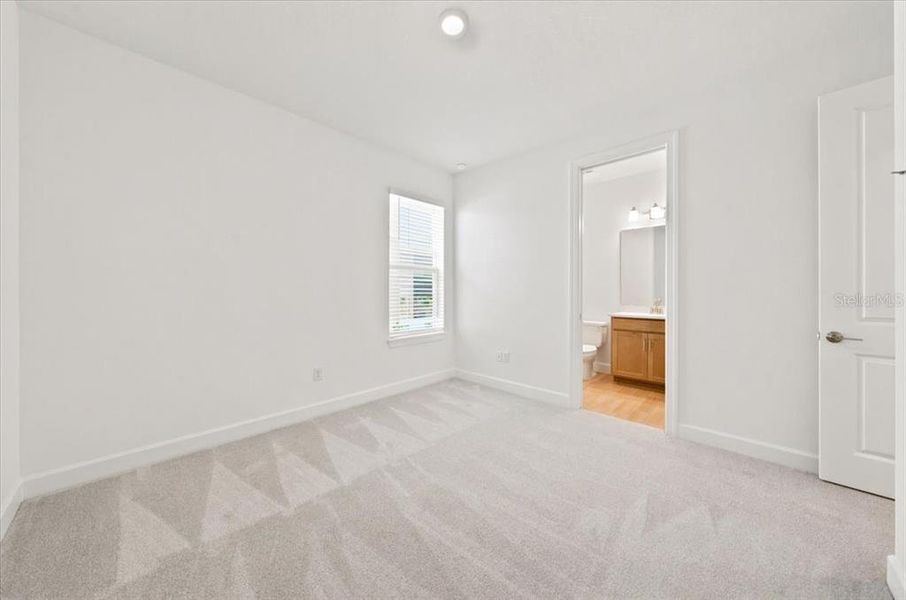 Spacious, unfurnished interior of a new home in , Palmetto (Image 40).