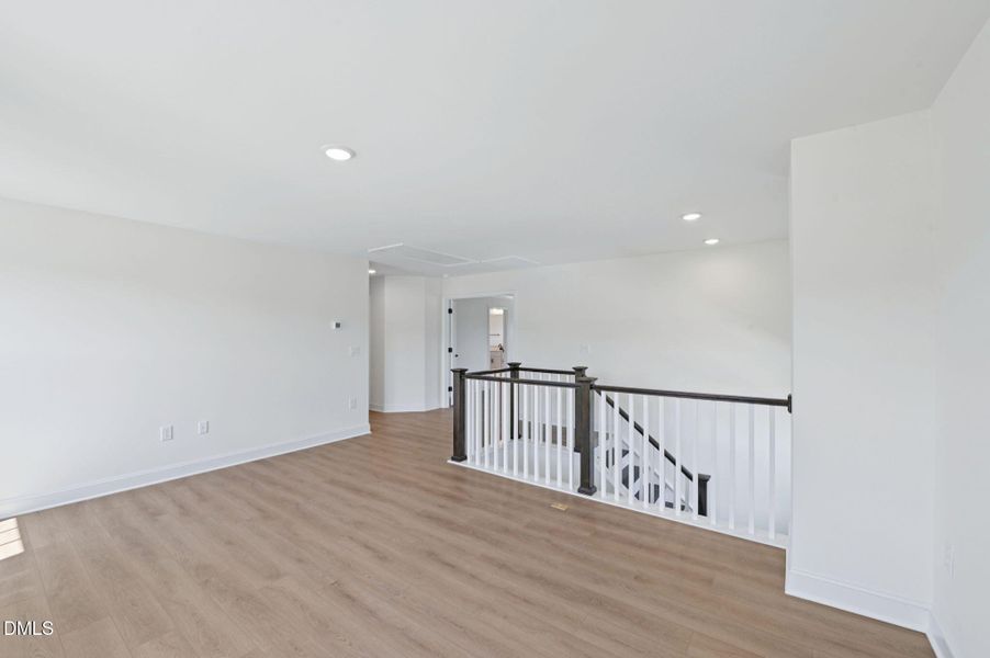 67-web-or-mls-211 Alden Way-024