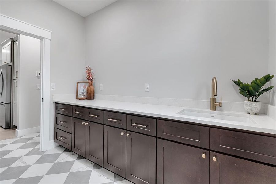 Furnished interior view inside a new home in , Venice (Image 58).