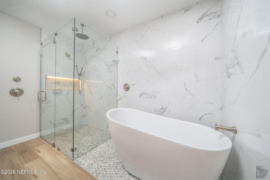 Furnished interior view inside a new home in , Palatka (Image 11).