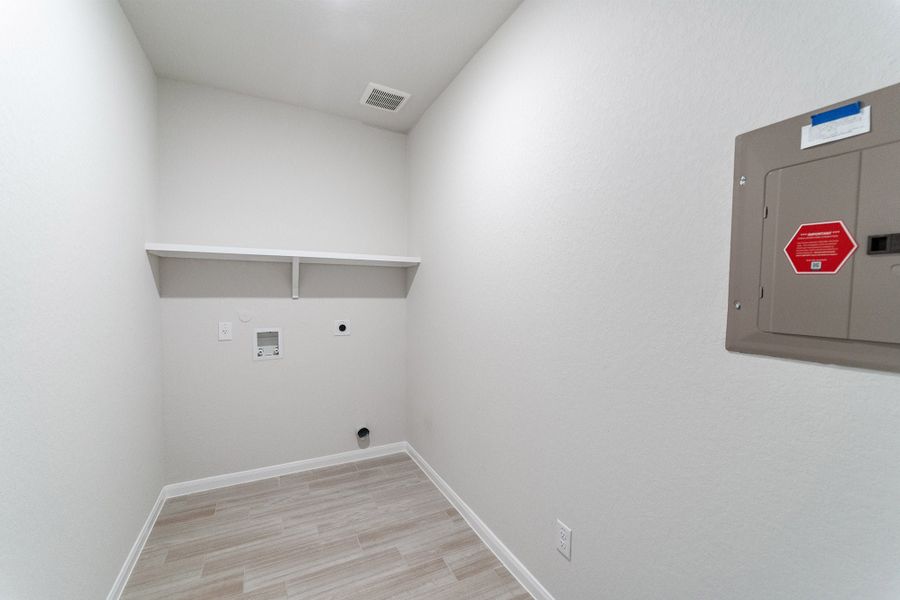 Spacious, unfurnished interior of a new home in Arcadia Ridge, San Antonio (Image 17).