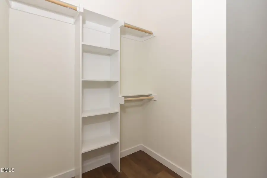 Closet(1) - Copy Closet(1) - Copy