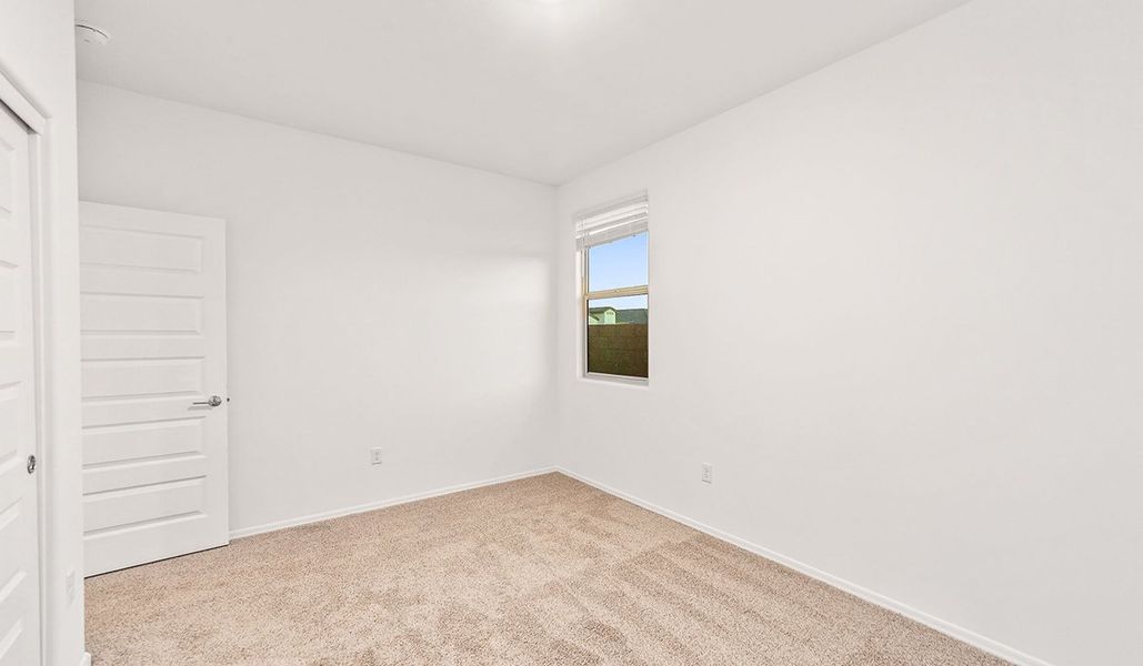 Spacious, unfurnished interior of a new home in Entrada Del Toro at Rancho Sahuarita, Sahuarita (Image 32).
