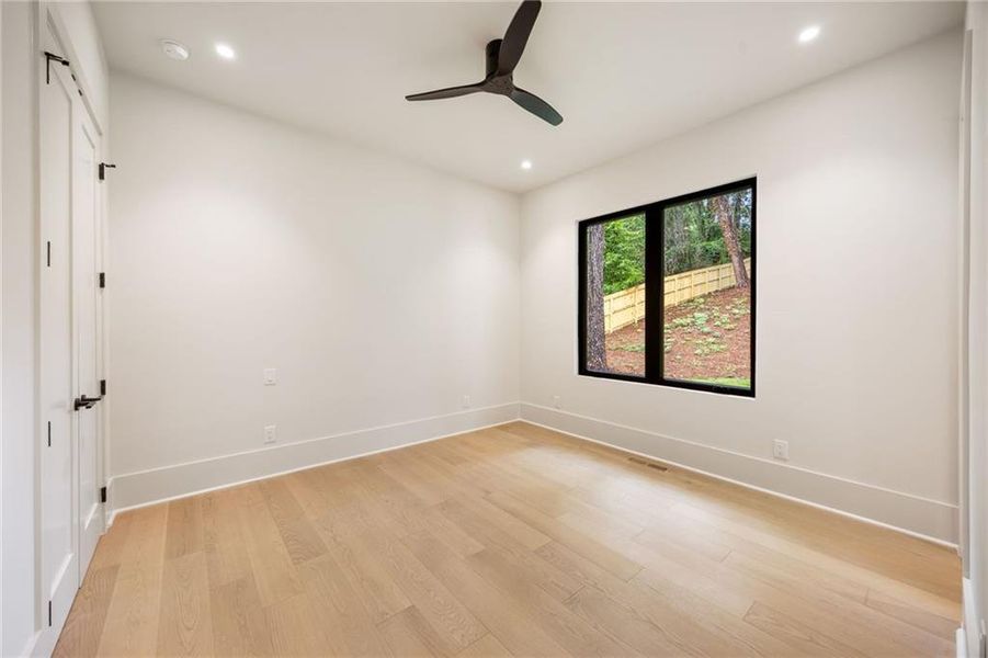 Spacious, unfurnished interior of a new home in , Atlanta (Image 24).