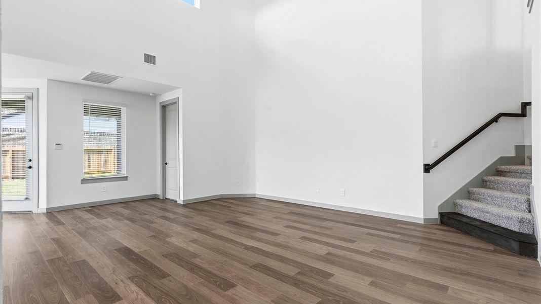 Spacious, unfurnished interior of a new home in Alexander 55' Homesites, Pearland (Image 15).