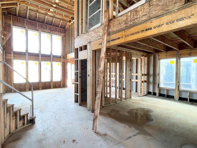 Soaring Ceilings & Natural Light Soaring Ceilings & Natural Light